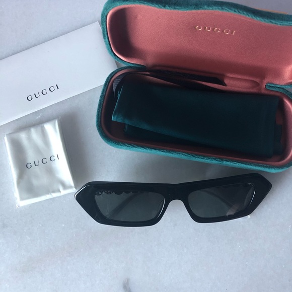 *New* GUCCI AUTHENTIC sunglasses - Picture 2 of 14